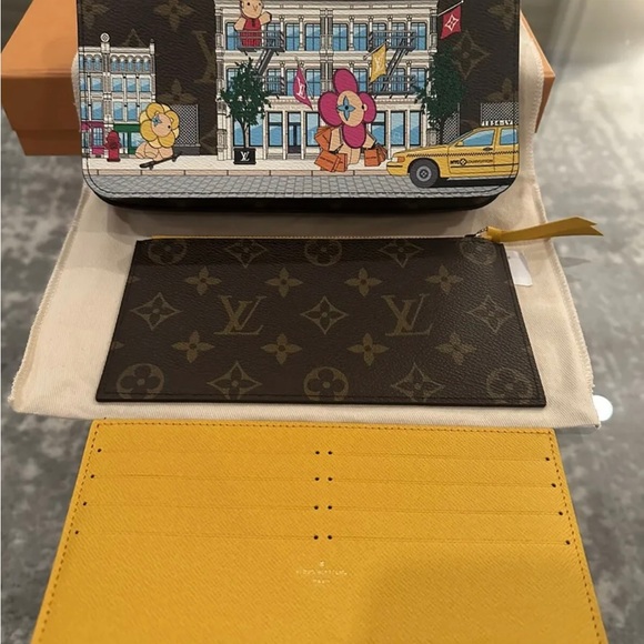 BRAND NEW LIMITED EDITION Louis Vuitton Christmas 2022 Pochette Felicie SoHo - Picture 3 of 8